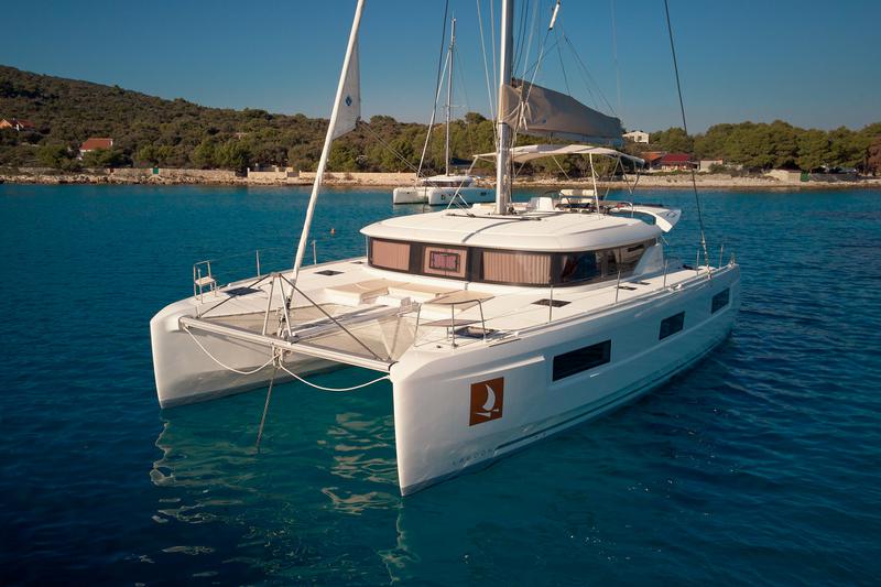 Book yachts online - catamaran - Lagoon 46 NEW - Luna - rent