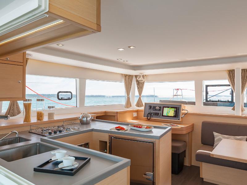 Book yachts online - catamaran - Lagoon 450 Sport - NOMADE - rent