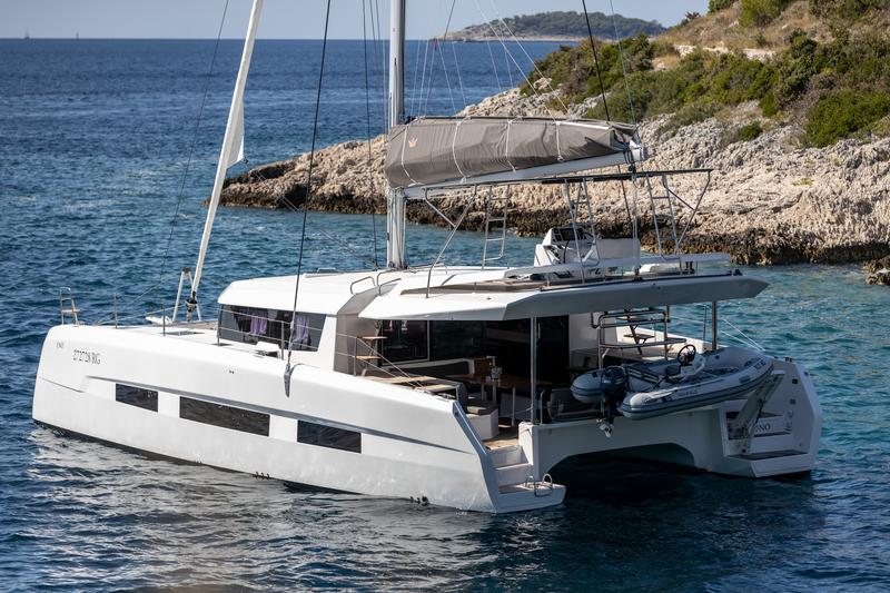 Book yachts online - catamaran - Dufour 48 Catamaran - Bahia Serena - rent