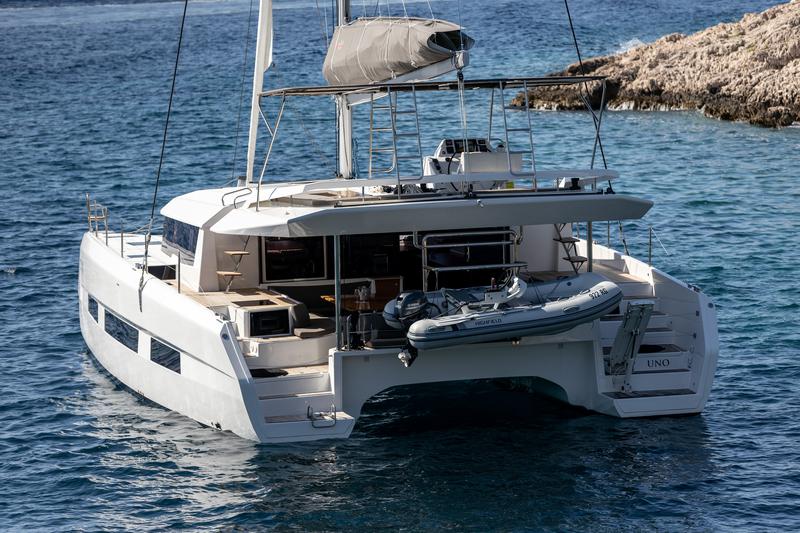 Book yachts online - catamaran - Dufour 48 Catamaran - Bahia Serena - rent
