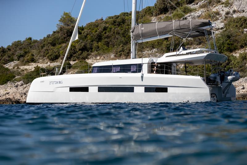 Book yachts online - catamaran - Dufour 48 Catamaran - Bahia Serena - rent