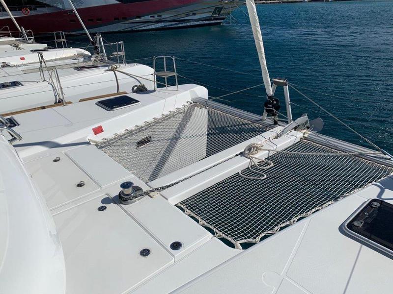 Book yachts online - catamaran - Lagoon 40 - Bahia Real - rent