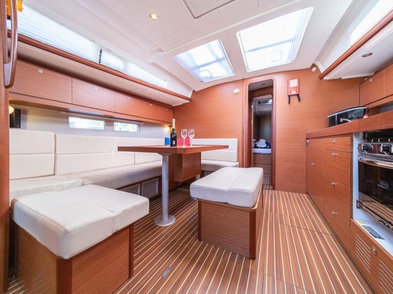 Book yachts online - sailboat - Dufour 460 Grand Large - FIVEK - rent
