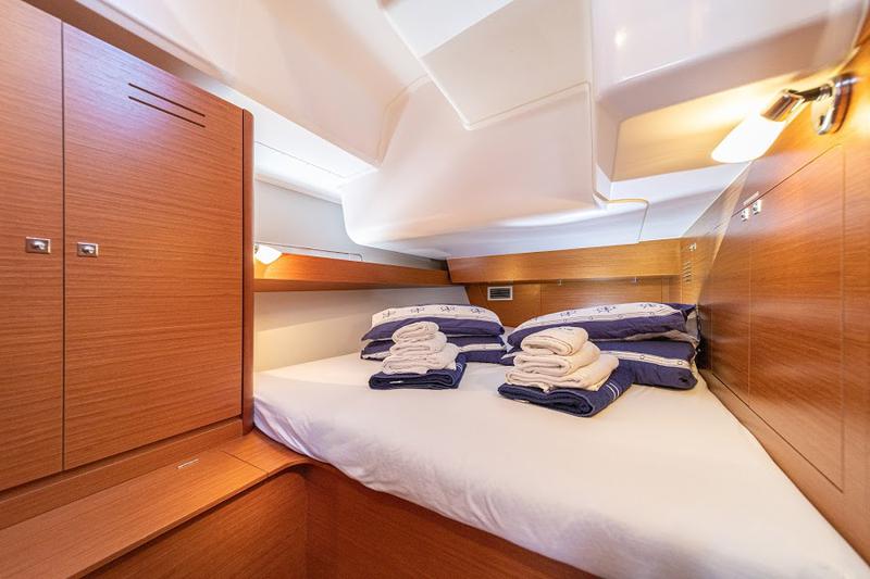 Book yachts online - sailboat - Dufour 460 Grand Large - FIVEK - rent