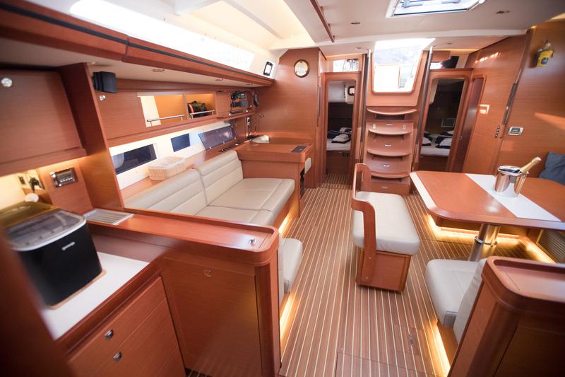 Book yachts online - sailboat - Dufour 56 Exclusive - BARMALEY - rent