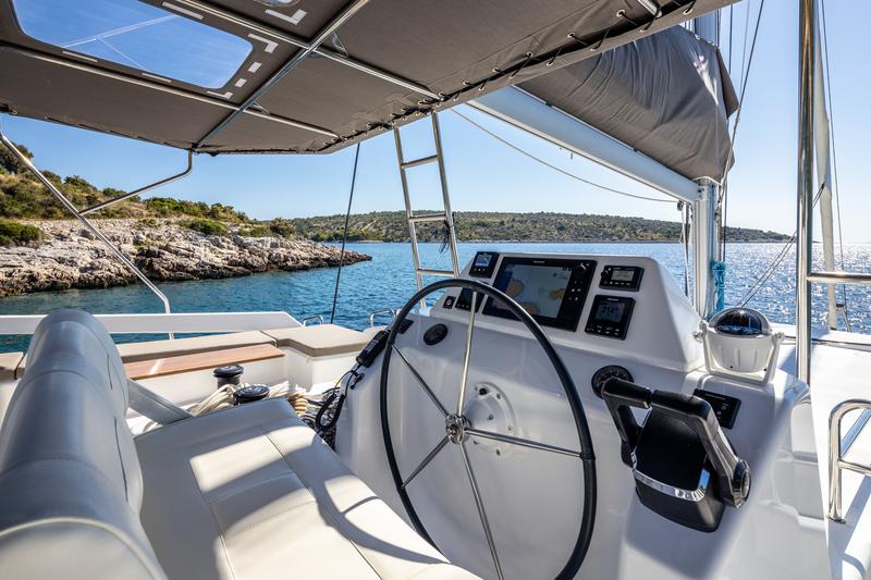 Book yachts online - catamaran - Dufour 48 Catamaran - PAX - rent