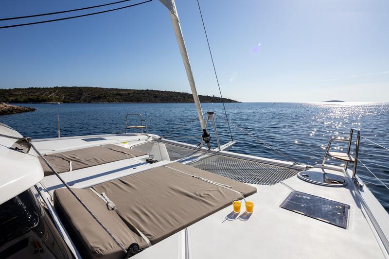Book yachts online - catamaran - Dufour 48 Catamaran - PAX - rent
