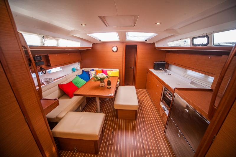 Book yachts online - sailboat - Dufour 460 Grand Large - NOSTROMO - rent