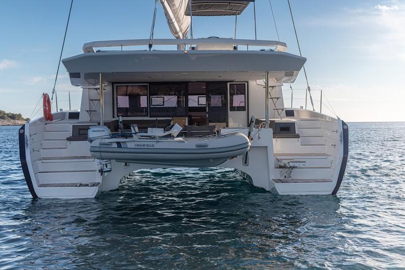 Book yachts online - catamaran - Dufour 48 Catamaran - ROY - rent