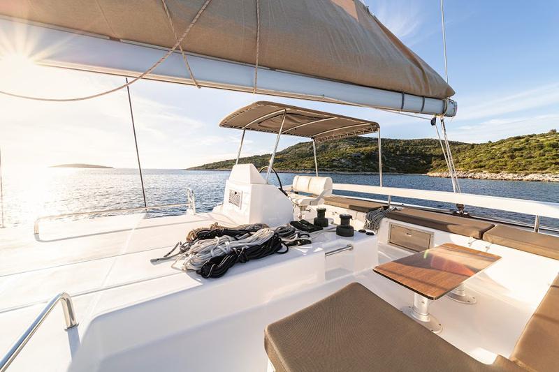 Book yachts online - catamaran - Dufour 48 Catamaran - LER - rent