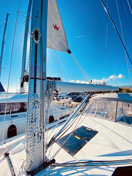 Book yachts online - sailboat - Beneteau Oceanis 51.1 - Vixen (A/C - Generator) (Pax 12)  - rent