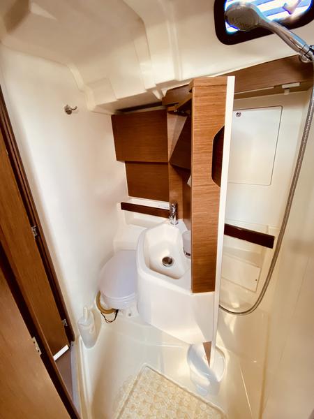 Book yachts online - sailboat - Beneteau Oceanis 51.1 - Vixen (A/C - Generator) (Pax 12)  - rent