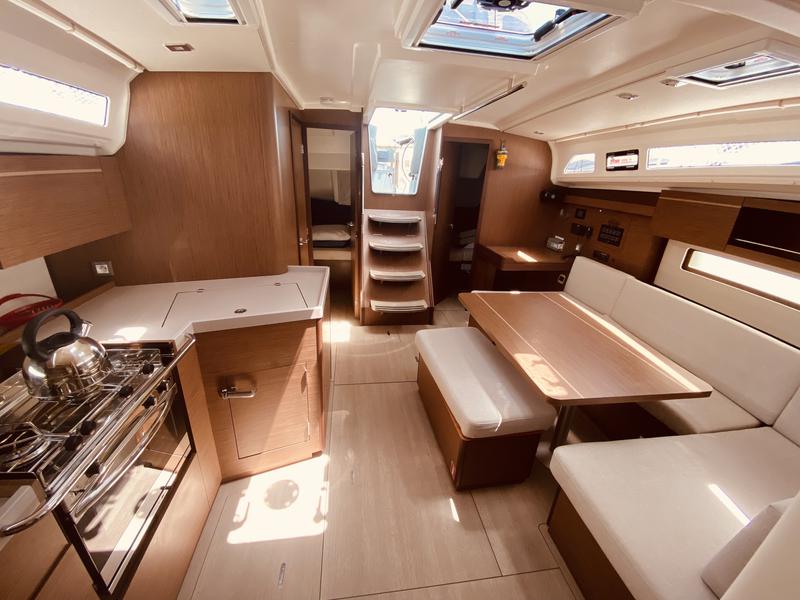 Book yachts online - sailboat - Oceanis 40.1 - Yello - rent