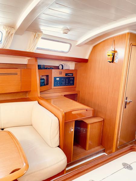 Book yachts online - sailboat - Beneteau Cyclades 50.5 - Christina (Refit 2021) (Pax 12)  - rent