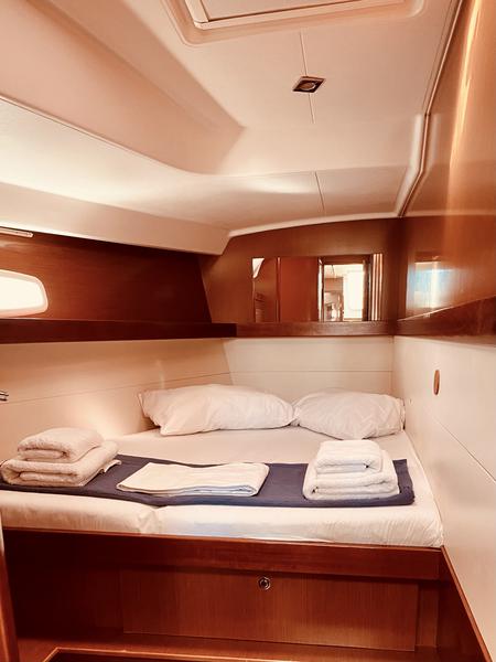 Book yachts online - sailboat - Oceanis 50 - Pura Vida (A/C - Generator) (Pax 12) (Refit 2019) - rent