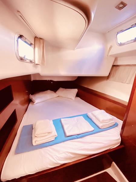 Book yachts online - sailboat - Oceanis 50 - Pura Vida (A/C - Generator) (Pax 12) (Refit 2019) - rent