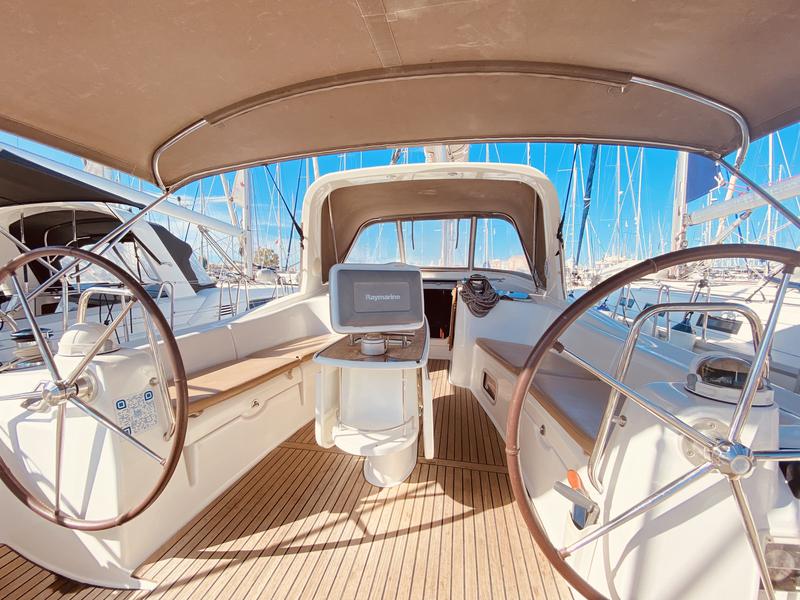 Book yachts online - sailboat - Oceanis 50 - Pura Vida (A/C - Generator) (Pax 12) (Refit 2019) - rent