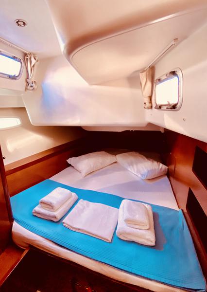 Book yachts online - sailboat - Oceanis 50 - Pura Vida (A/C - Generator) (Pax 12) (Refit 2019) - rent