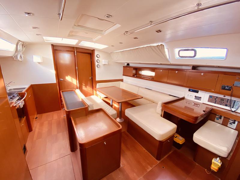 Book yachts online - sailboat - Oceanis 50 - Pura Vida (A/C - Generator) (Pax 12) (Refit 2019) - rent