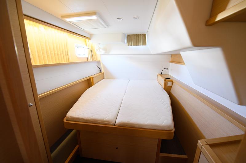 Book yachts online - catamaran - Lagoon 450  Flybridge - Athina (A/C - Generator) (Pax 12) (Rebuilt 2020) - rent