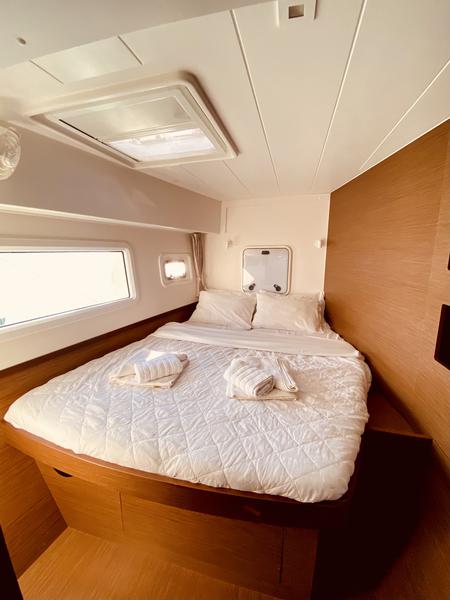 Book yachts online - catamaran - Lagoon 42 - Maresol (A/C - Generator) (Pax 12)  - rent