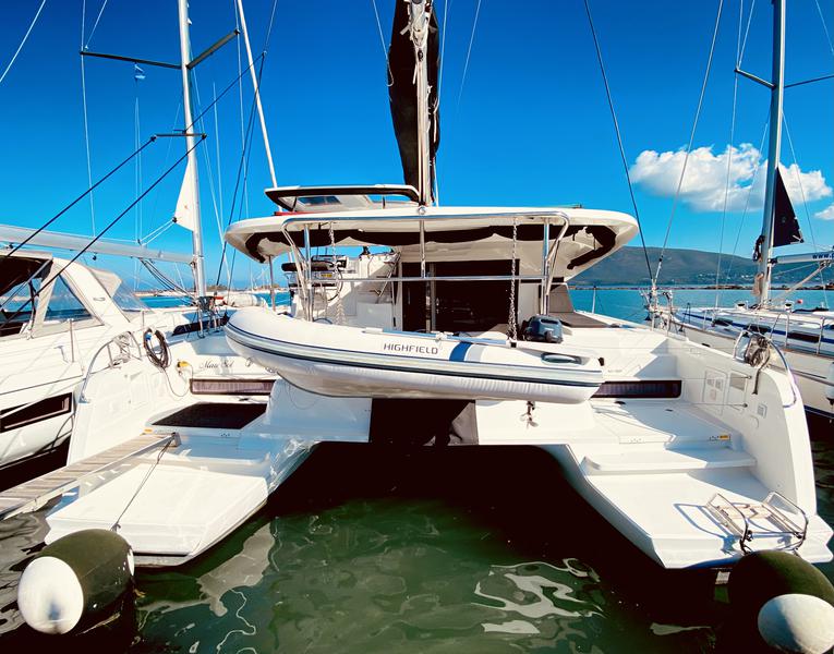 Book yachts online - catamaran - Lagoon 42 - Maresol (A/C - Generator) (Pax 12)  - rent