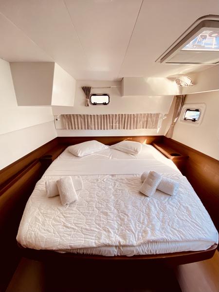 Book yachts online - catamaran - Lagoon 42 - Maresol (A/C - Generator) (Pax 12)  - rent