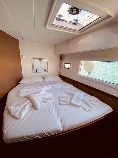 Book yachts online - catamaran - Lagoon 42 - Maresol (A/C - Generator) (Pax 12)  - rent