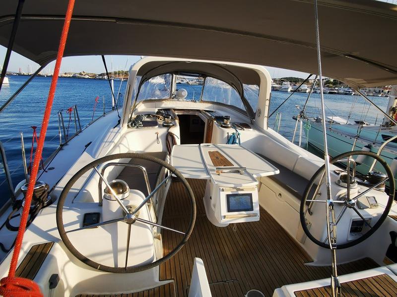 Book yachts online - sailboat - Beneteau Oceanis 50 Family - Seladon II - rent