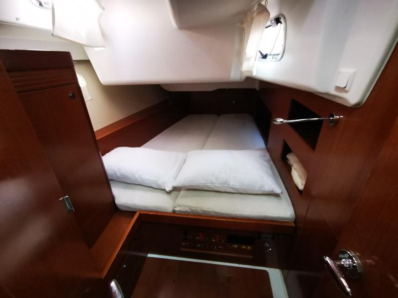 Book yachts online - sailboat - Beneteau Oceanis 50 Family - Seladon II - rent