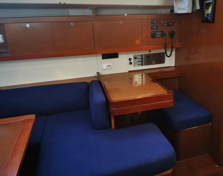 Book yachts online - sailboat - Beneteau Oceanis 50 Family - Seladon II - rent