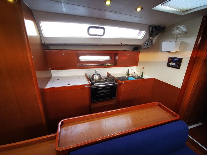 Book yachts online - sailboat - Beneteau Oceanis 50 Family - Seladon II - rent