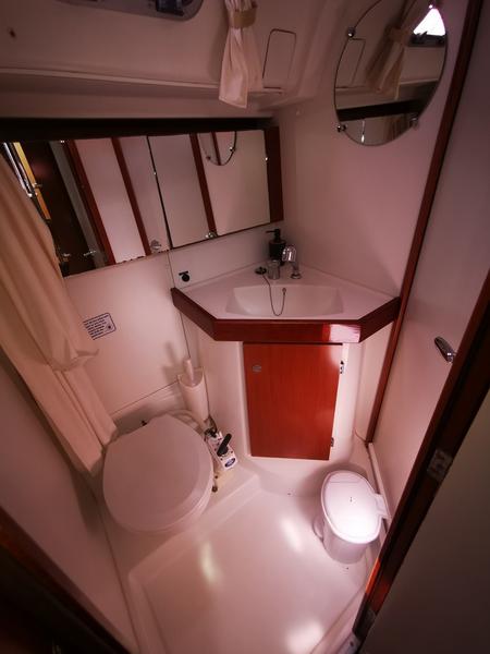 Book yachts online - sailboat - Beneteau Oceanis 50 Family - Seladon II - rent