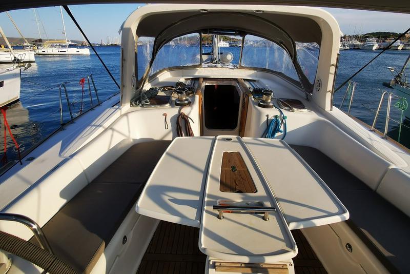 Book yachts online - sailboat - Beneteau Oceanis 50 Family - Seladon II - rent