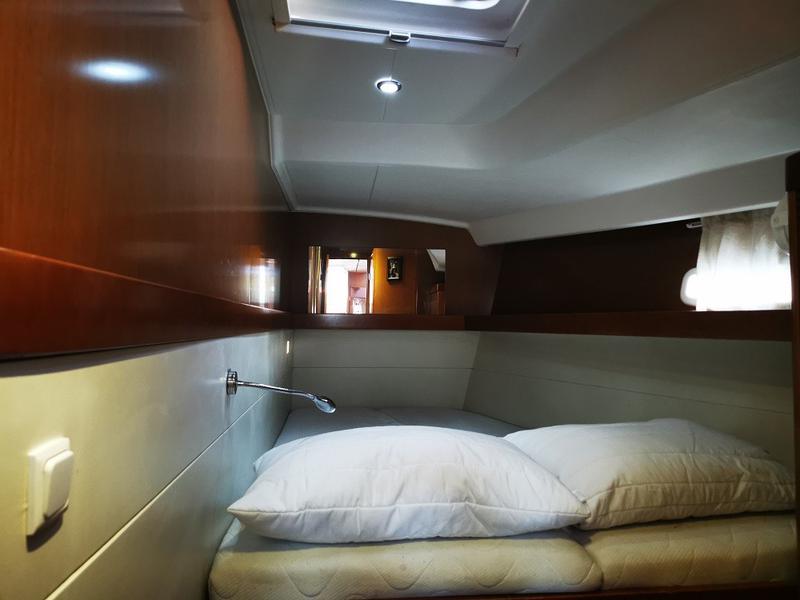 Book yachts online - sailboat - Beneteau Oceanis 50 Family - Seladon II - rent