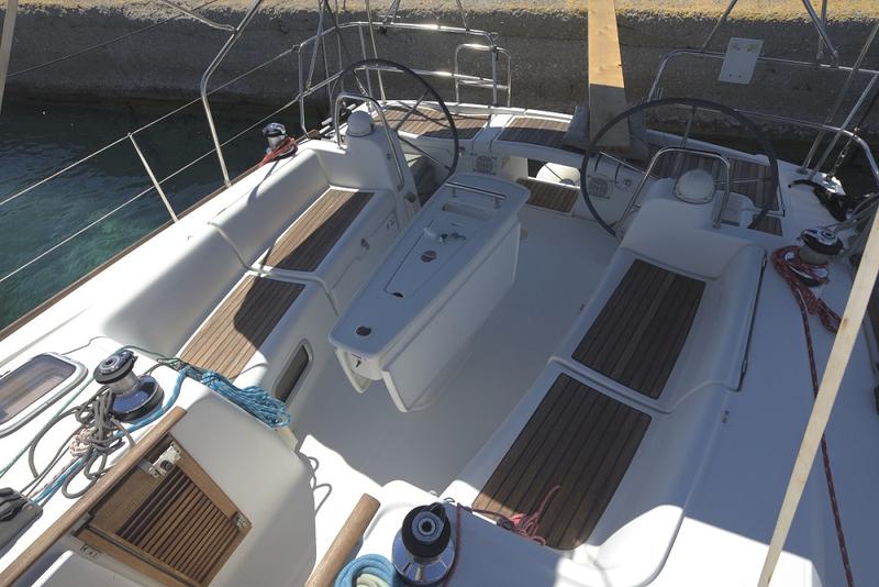 Book yachts online - sailboat - Oceanis 43 - Aias - rent