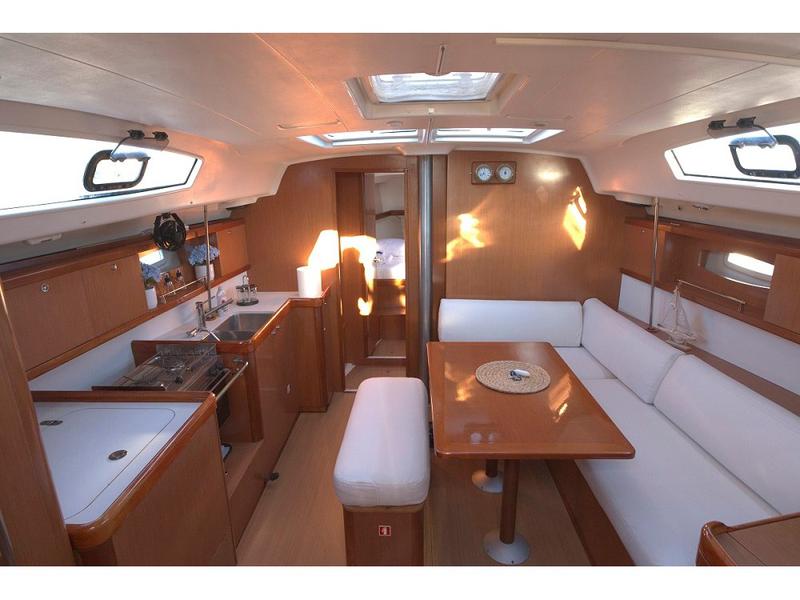 Book yachts online - sailboat - Oceanis 43 - Aias - rent