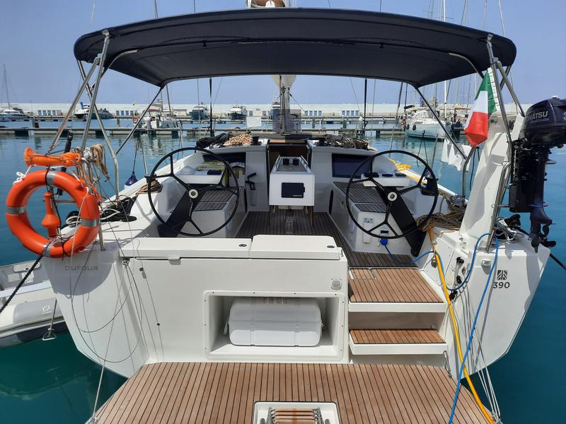 Book yachts online - sailboat - Dufour 390 Grand Large - AVAJAVA - rent