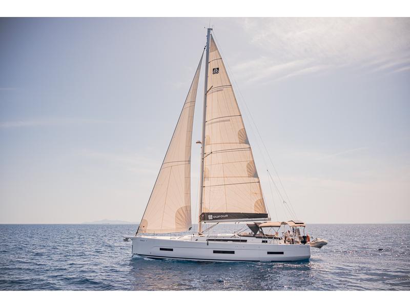 Book yachts online - sailboat - Dufour 530 - Venus - rent