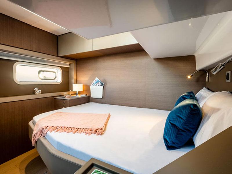 Book yachts online - catamaran - Bali 4.6 - Migaloo - rent