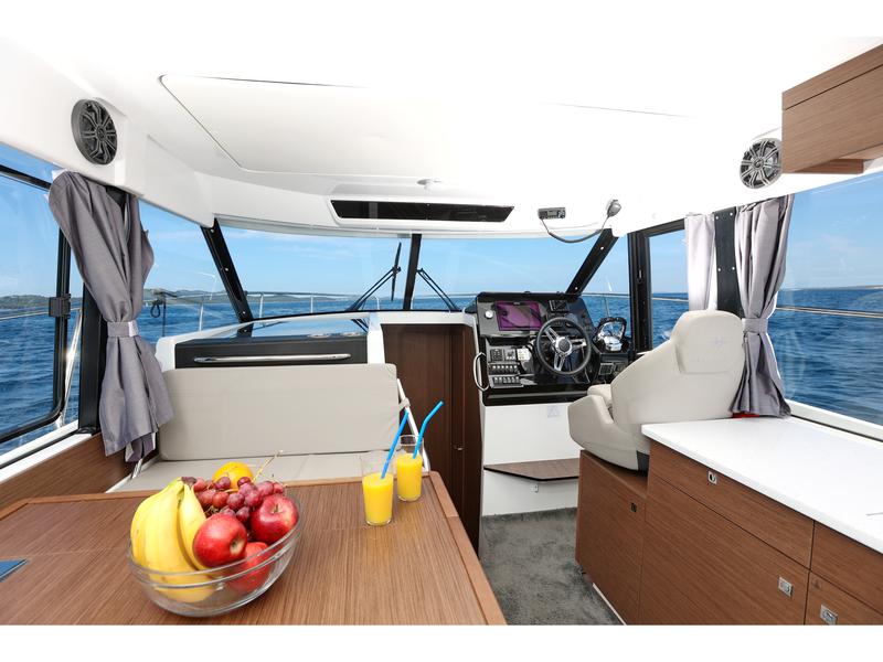 Book yachts online - motorboat - Merry Fisher 1095 - Ginger - rent