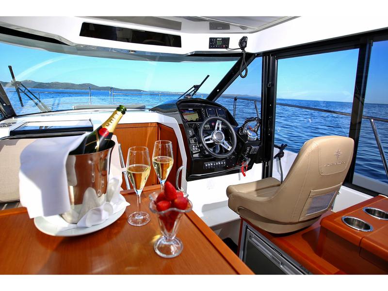Book yachts online - motorboat - Merry Fisher 895 - Whiskey 276304 ZD - rent