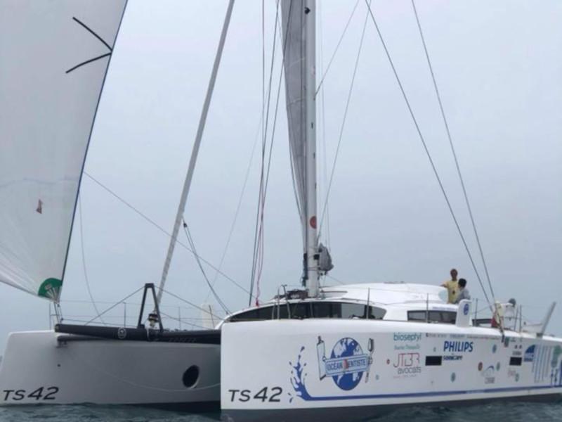 Book yachts online - catamaran - TS 42 - CASTOR - rent