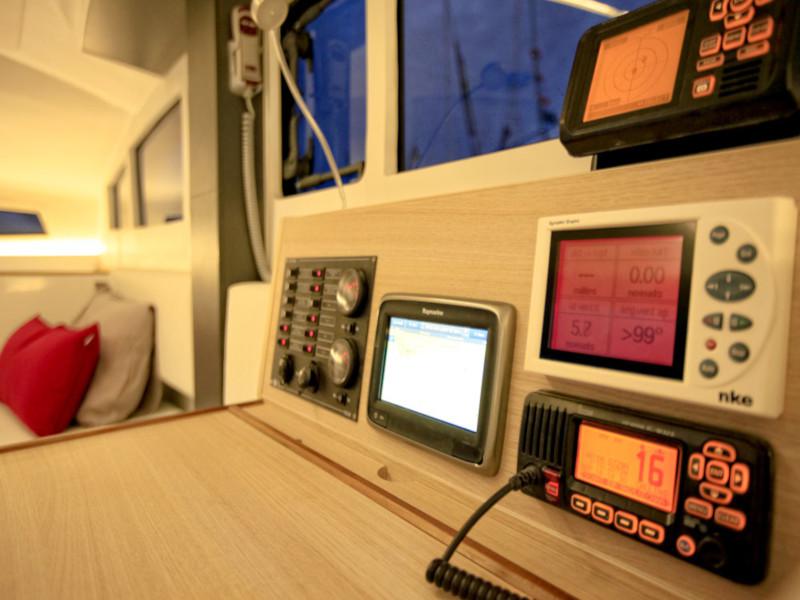 Book yachts online - catamaran - TS 42 - CASTOR - rent