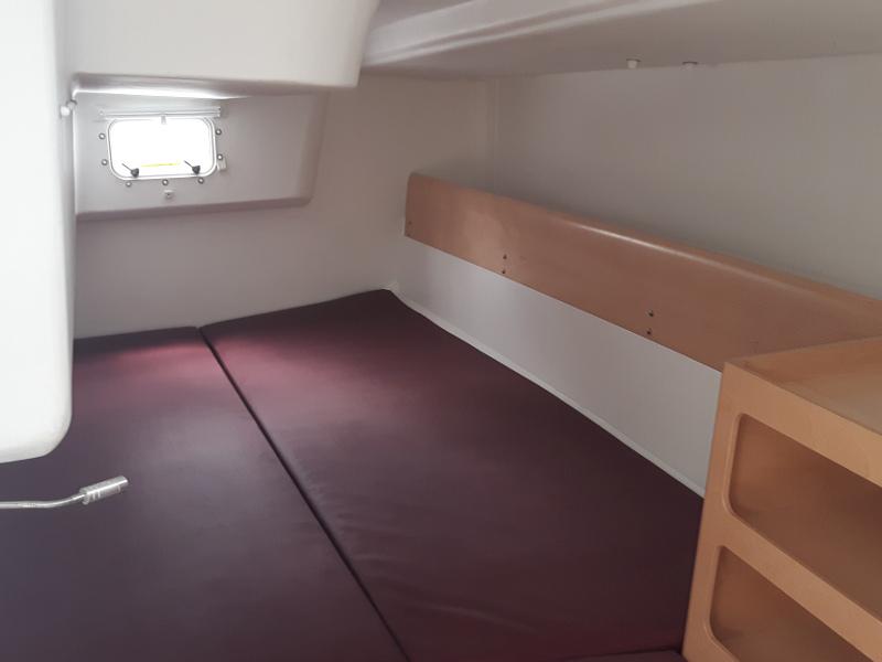 Book yachts online - sailboat - Pogo 12.5 - Purple Rain - rent