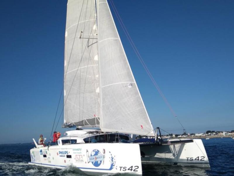 Book yachts online - catamaran - TS 42 - CASTOR - rent