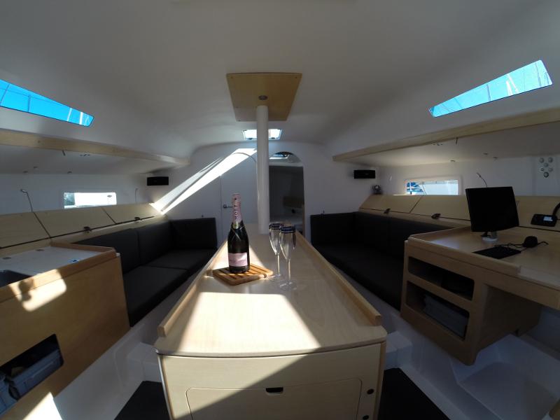 Book yachts online - sailboat - Pogo 12.5 - Luna Rosa - rent