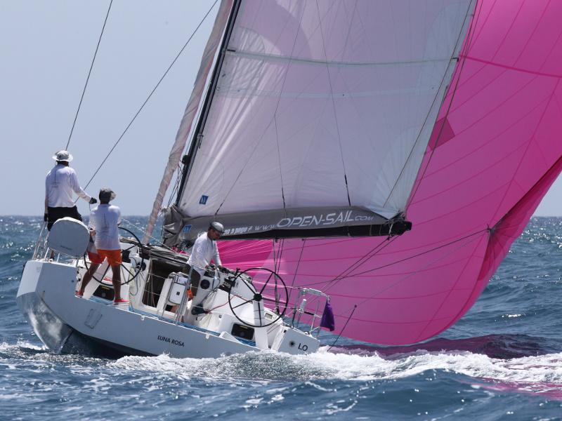 Book yachts online - sailboat - Pogo 12.5 - Luna Rosa - rent