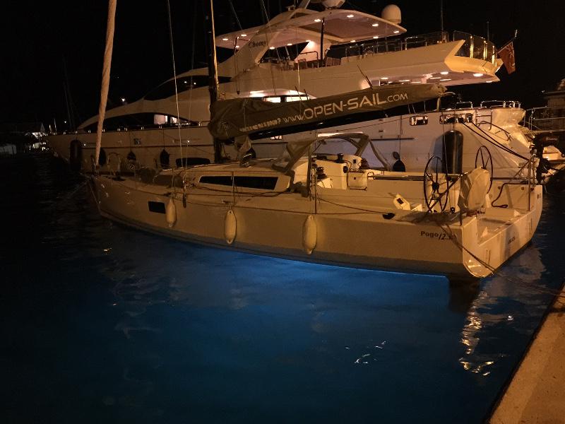 Book yachts online - sailboat - Pogo 12.5 - Luna Rosa - rent