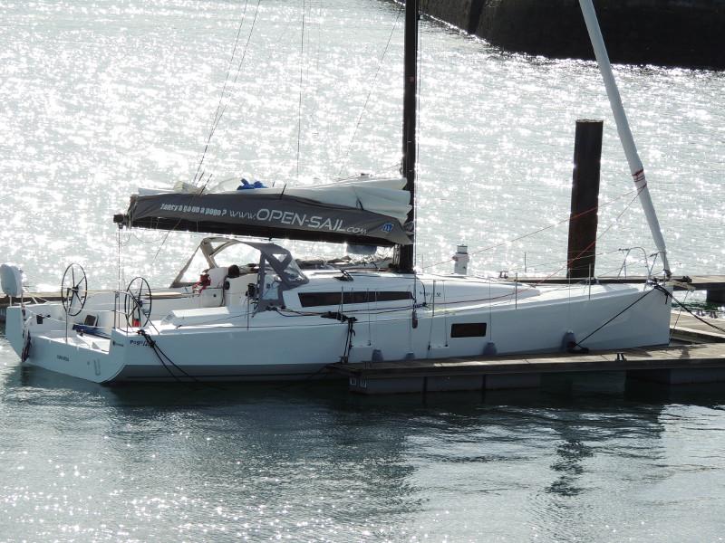 Book yachts online - sailboat - Pogo 12.5 - Luna Rosa - rent